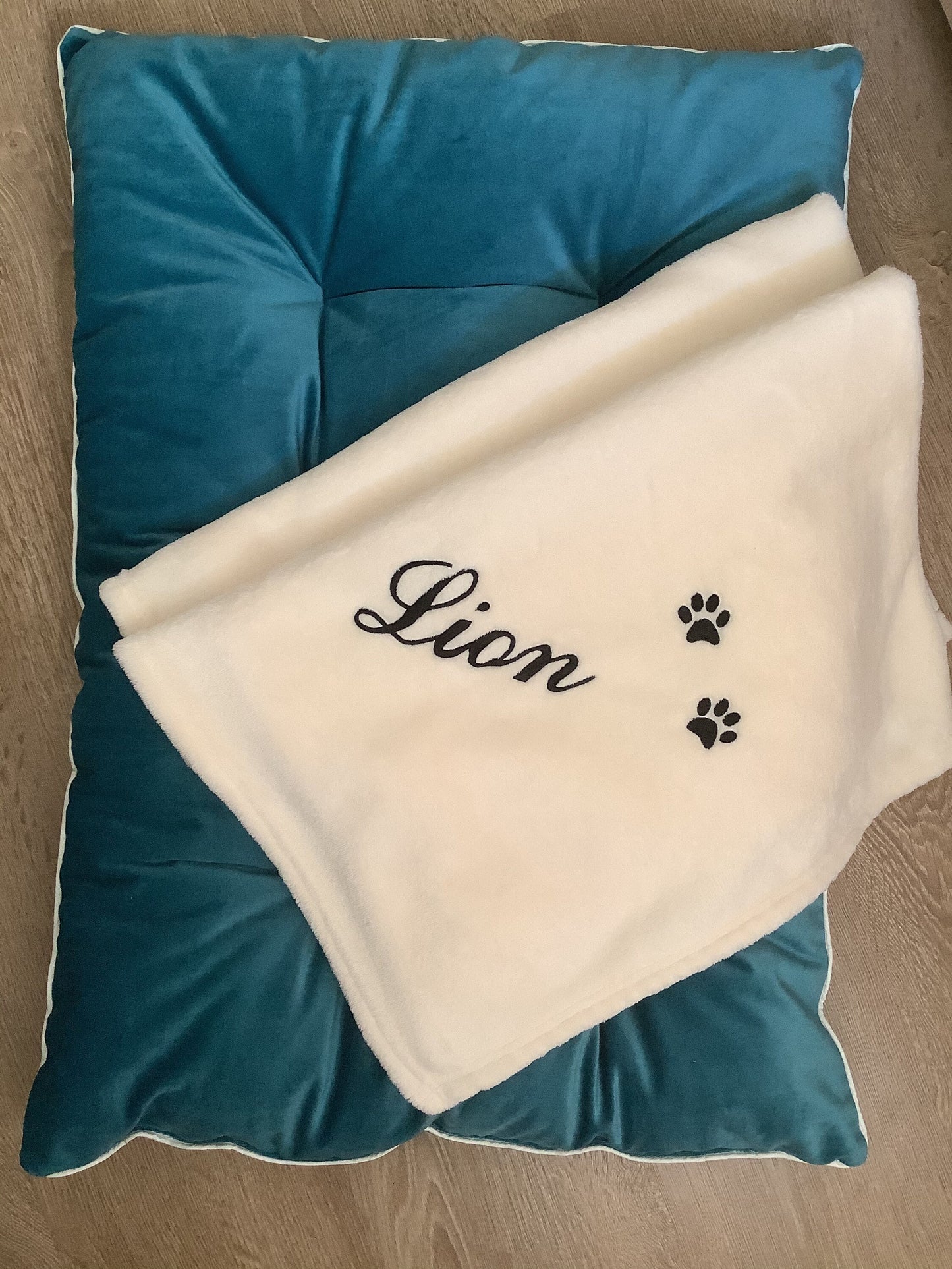 Extra pillowcase for a bed or a pillow of your pet, personalized version of the pillowcase, spare pillowcase, plaid, blanket with pets Name